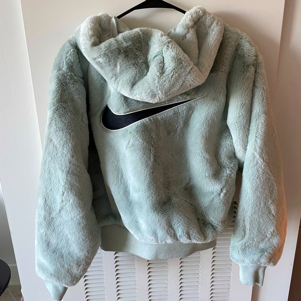 Nike faux fur zip up size small